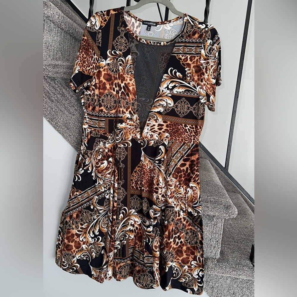 Curvy Sense. Midi dress.